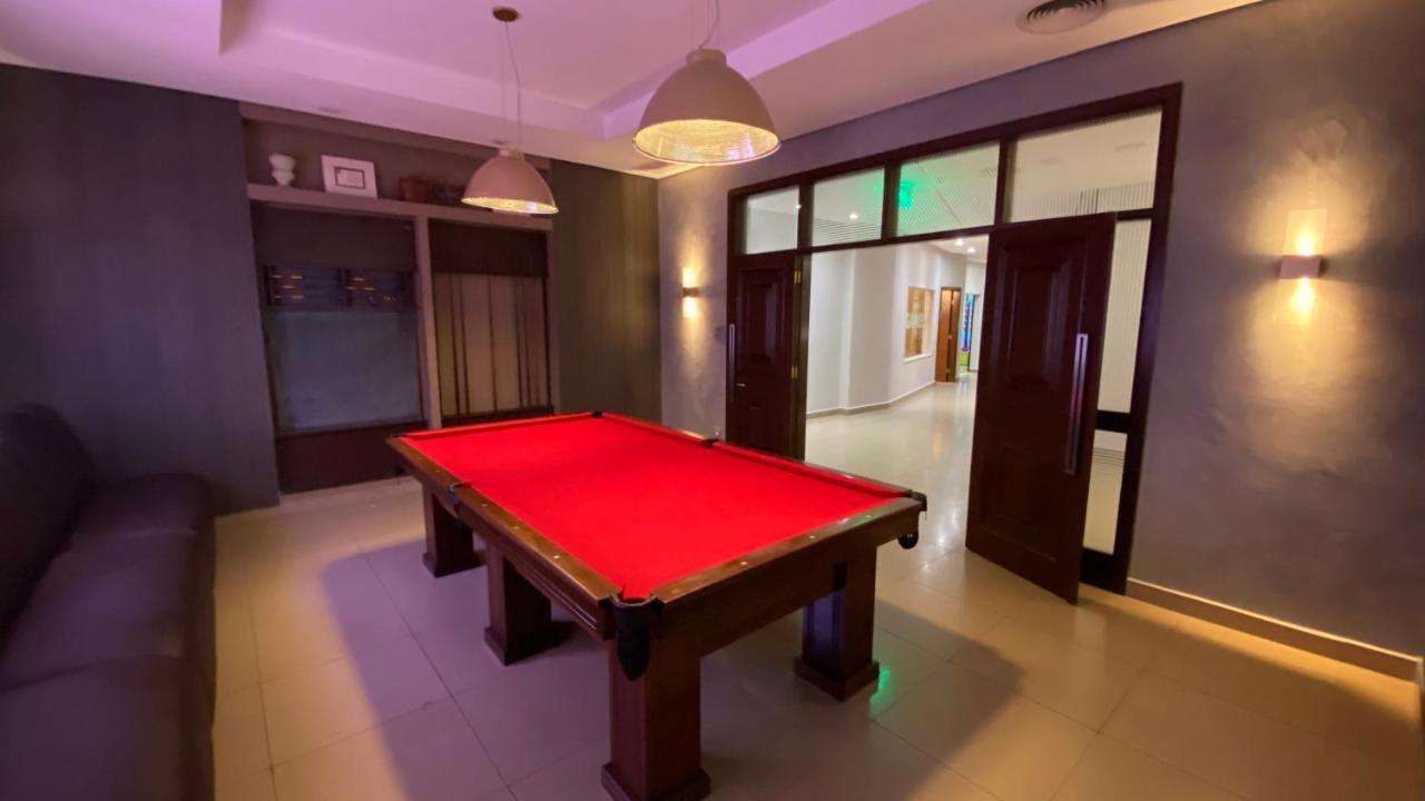Parque Balneario Hotel Santos By Castelo Itaipava Zewnętrze zdjęcie A pool table at the hotel
