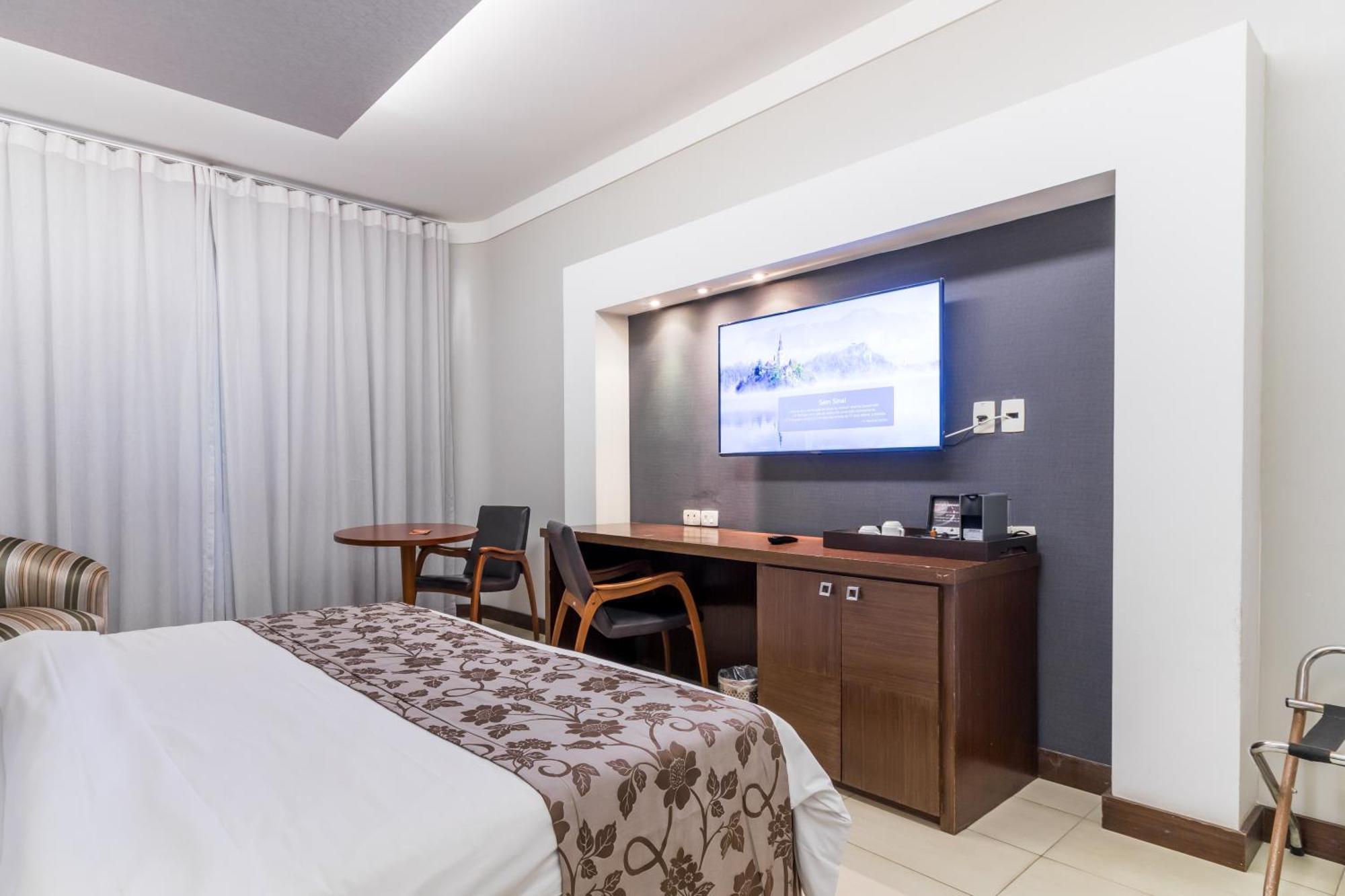 Parque Balneario Hotel Santos By Castelo Itaipava Pokój zdjęcie A room at the hotel