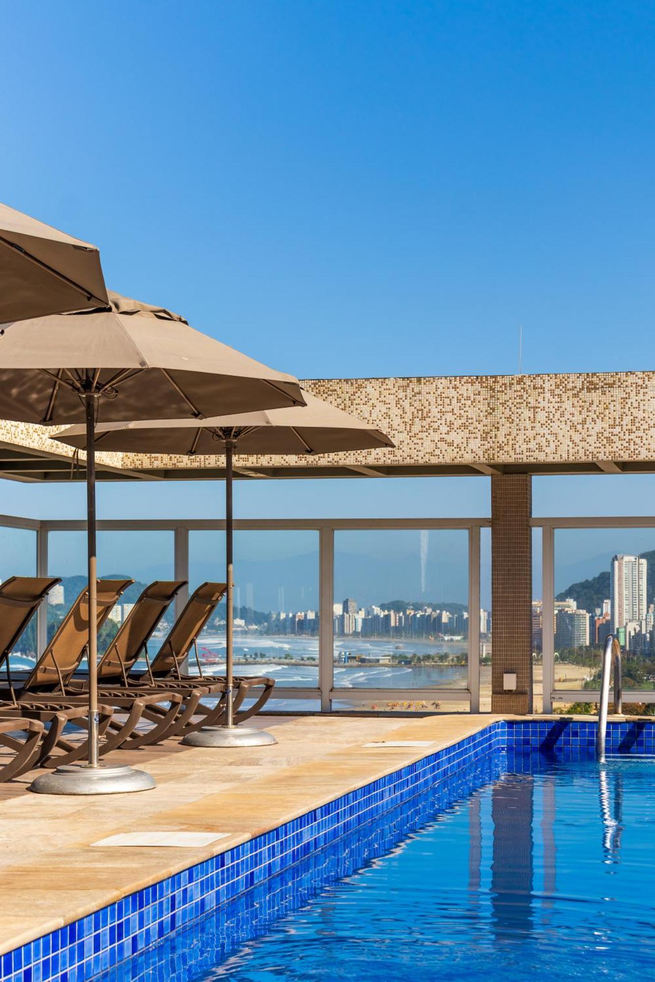 Parque Balneario Hotel Santos By Castelo Itaipava Zewnętrze zdjęcie The rooftop pool at the hotel