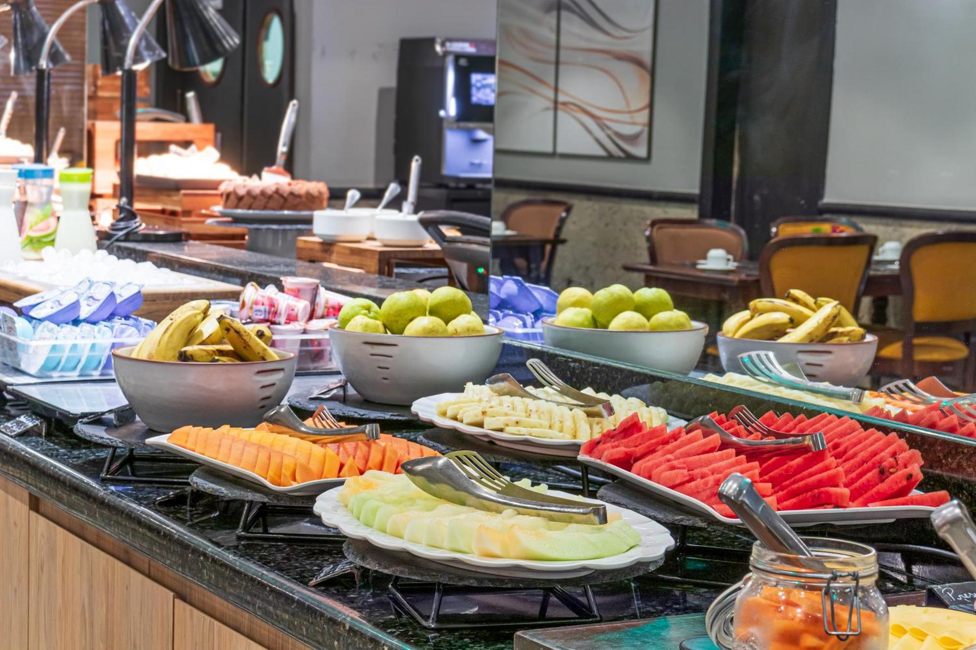 Parque Balneario Hotel Santos By Castelo Itaipava Zewnętrze zdjęcie Fruit buffet