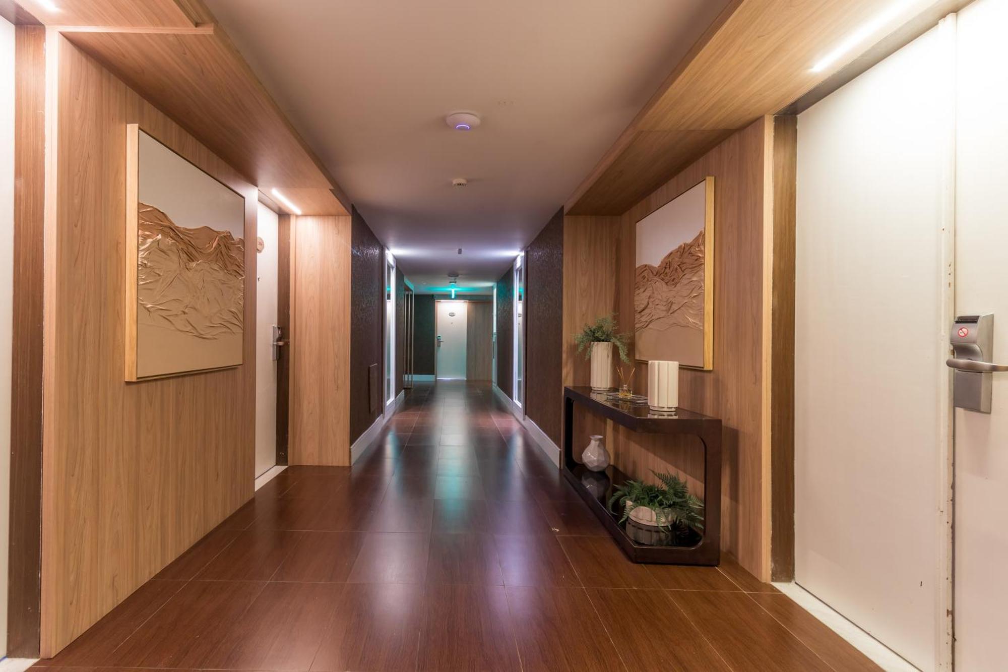 Parque Balneario Hotel Santos By Castelo Itaipava Zewnętrze zdjęcie A corridor at the hotel